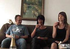 Bi lezbiyen ve hintli kadın seks mastürbasyon