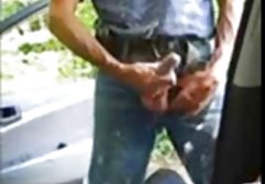 Cum sürtük hindistanpornofilimleri emmek için çalışır yüz